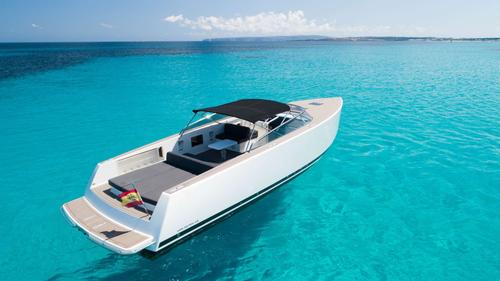 VanDutch's 40.0 feet in Eivissa