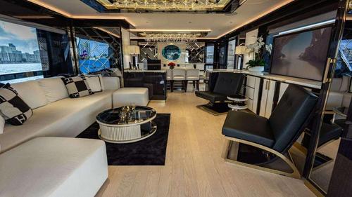 Motor yacht boat for rent in Miami Beach
