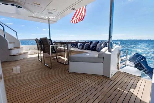 Azimut boat for rent in Miami Beach