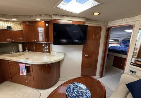 Boating is fun with a Motor yacht in Miami