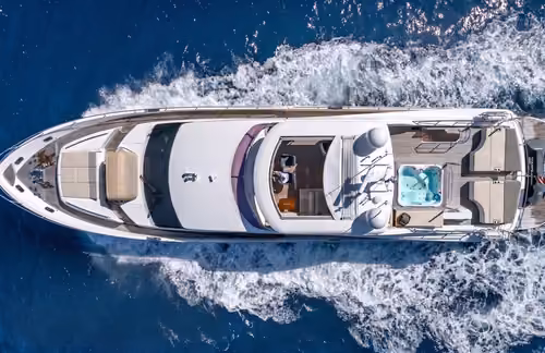 Discover Nassau surroundings on this 98 Fly Princess boat