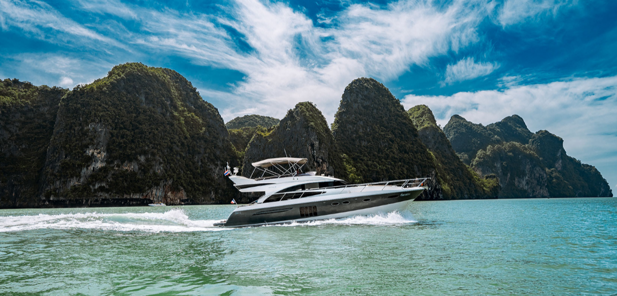 Up to 6 persons can enjoy a ride on this Motor yacht boat