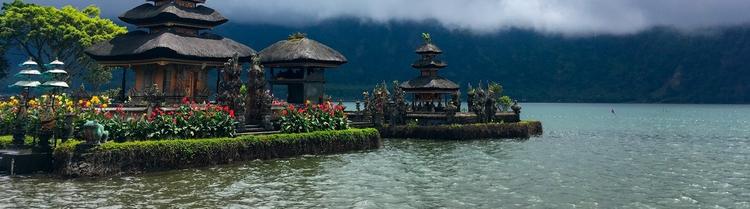 Sailing in Bali on a Sailo Yacht Charter