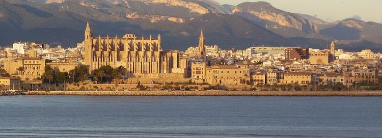 Sailing in Palma de Mallorca, Spain on a Sailo yacht charter